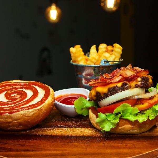 Das Foto wurde bei BurgerMap von BurgerMap am 10/9/2017 aufgenommen