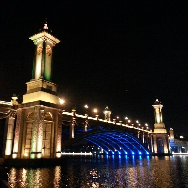 Jambatan Seri Gemilang - 16 tips from 4470 visitors
