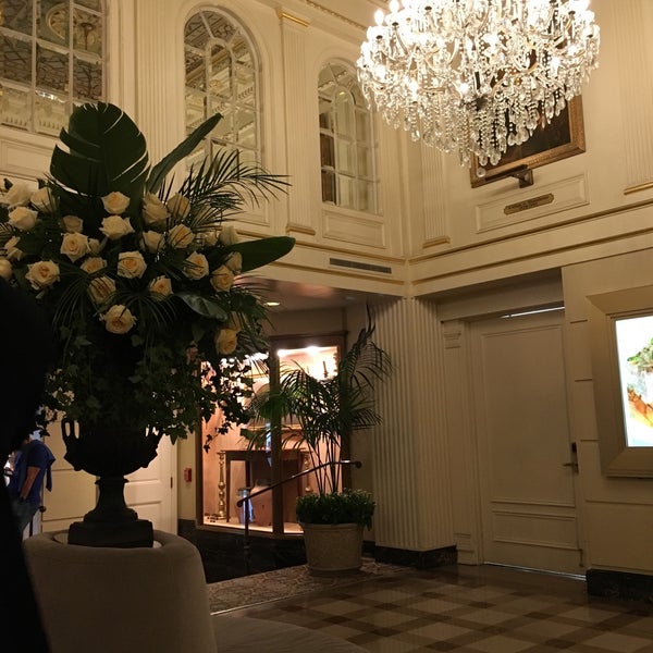 Photo taken at Hotel Monteleone by Andrea M. on 7/25/2019