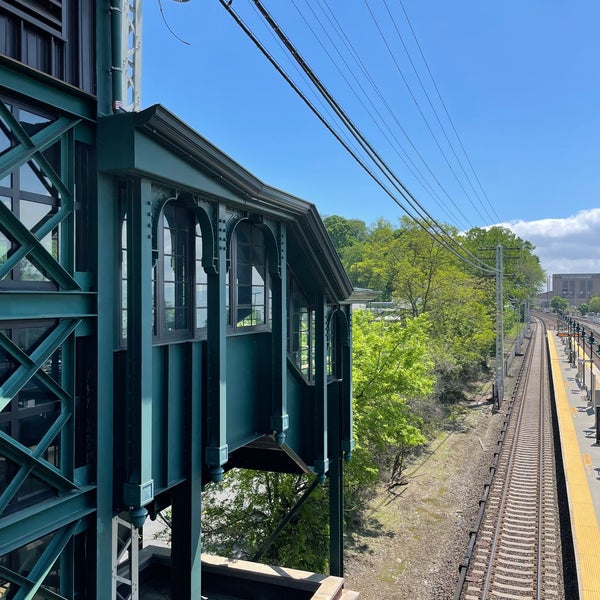 Metro North Ossining Train Station Rail Station in Ossining