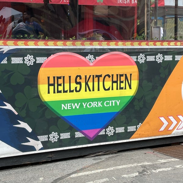 Foto tirada no(a) Hell&#39;s Kitchen por Andrea M. em 5/14/2022