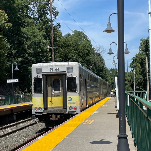 LIRR Sea Cliff Station Rail Station