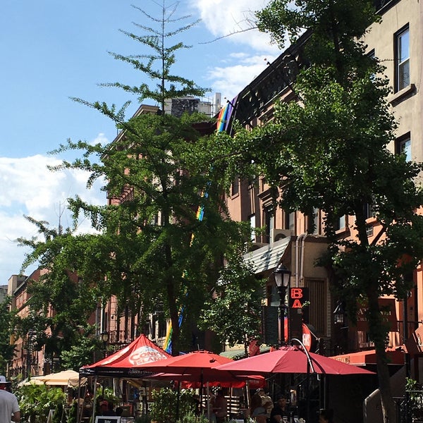 7/4/2020 tarihinde Andrea M.ziyaretçi tarafından Restaurant Row'de çekilen fotoğraf