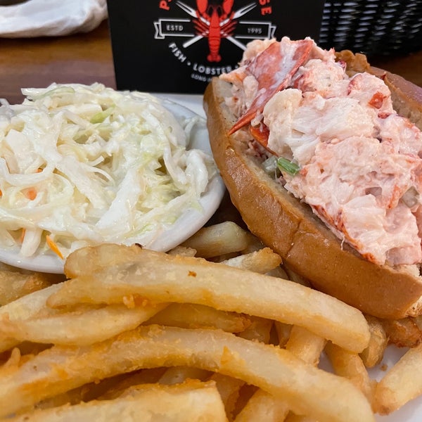 PJ Lobster House Seafood Restaurant in Port Jefferson