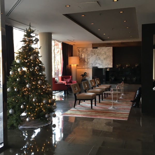 12/2/2016 tarihinde Andrea M.ziyaretçi tarafından The Dupont Circle Hotel'de çekilen fotoğraf