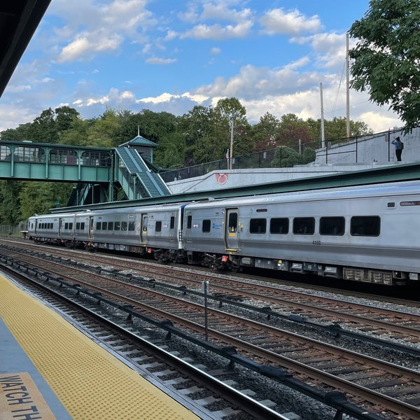 Metro North Dobbs Ferry Train Station 9 tips from 1314 visitors