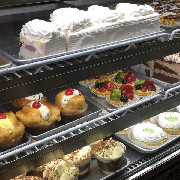 Photo prise au Pasticceria Rocco par Andrea M. le5/23/2021