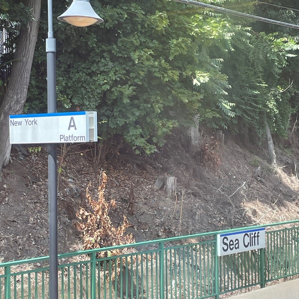 LIRR Sea Cliff Station Rail Station