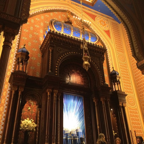 รูปภาพถ่ายที่ Central Synagogue โดย Andrea M. เมื่อ 10/18/2015