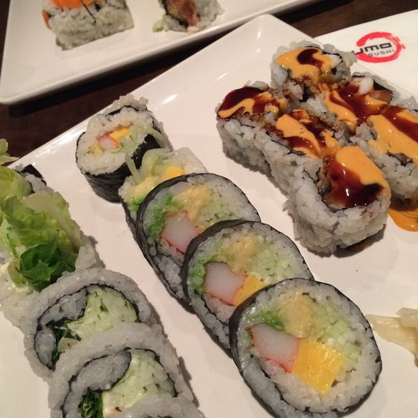 11/6/2015 tarihinde Andrea M.ziyaretçi tarafından Kumo Sushi'de çekilen fotoğraf