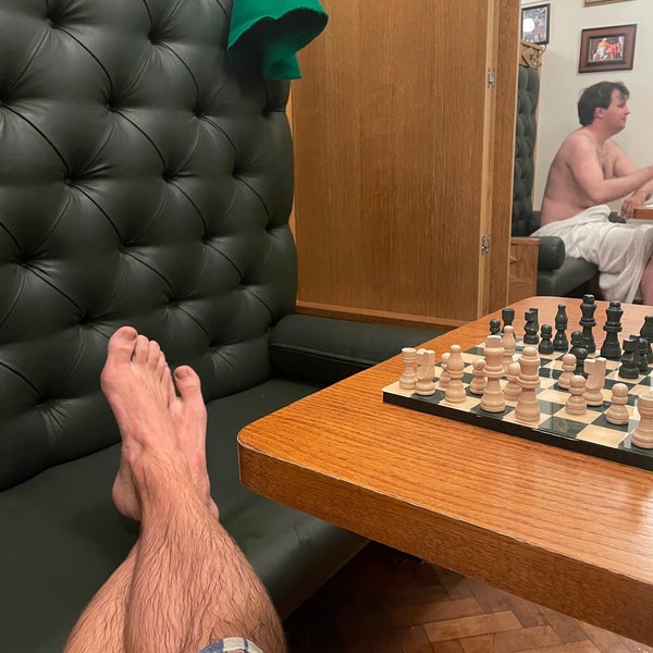 Great authentic retreat. The treatment is super relaxing. Hi On the picture below you can see my friends legs. As you can see, he is super relaxed, even thought I am literally destroying him in chess