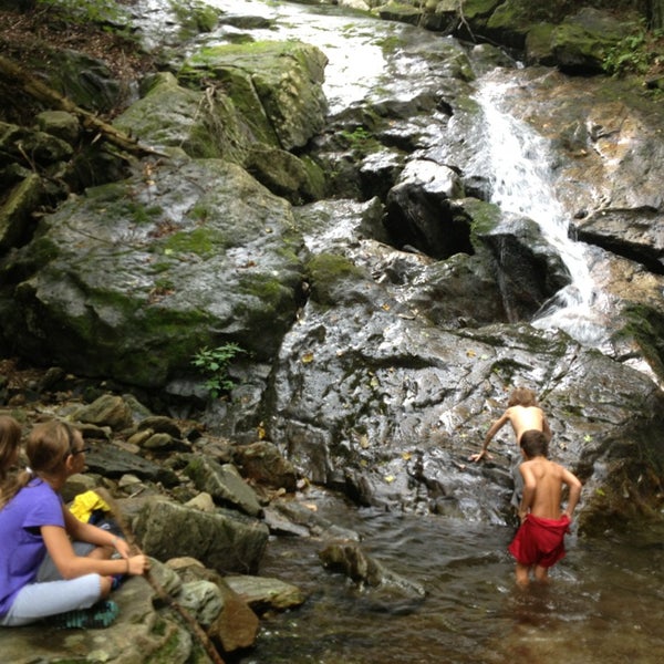 White Rocks Hiking Trail Wallingford, VT