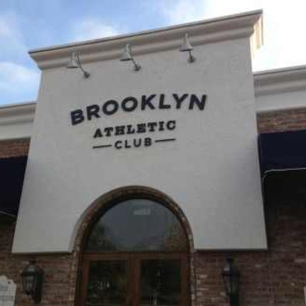 Das Foto wurde bei Brooklyn Athletic Club von Floyd am 3/17/2013 aufgenommen