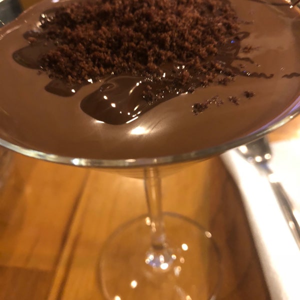 Foto tirada no(a) BaDe Chocolatier Cafe Moda por Kadir Ö. em 10/20/2018