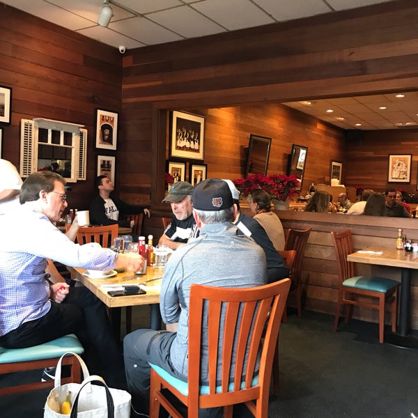 1/6/2018 tarihinde Mark S.ziyaretçi tarafından Mary and Robb&#39;s Westwood Cafe'de çekilen fotoğraf