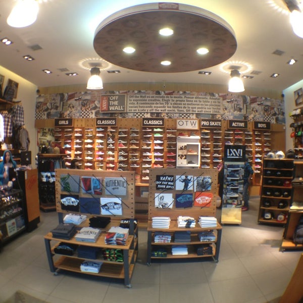 vans mall plaza norte