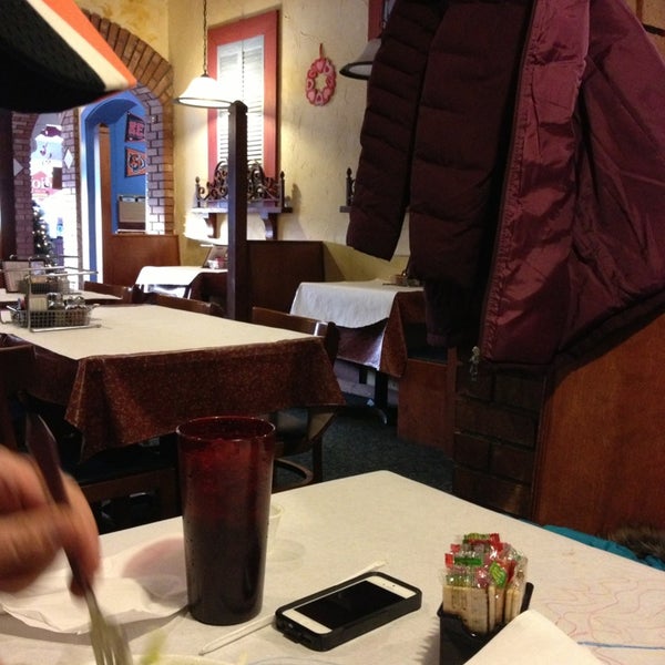 1/25/2013 tarihinde Melissa D.ziyaretçi tarafından Mio&#39;s Pizza'de çekilen fotoğraf