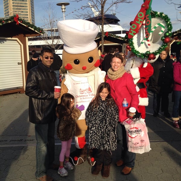 รูปภาพถ่ายที่ Christmas Village in Baltimore โดย Barbara N. เมื่อ 12/7/2013