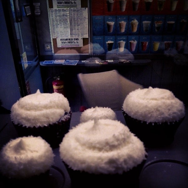 4/2/2014 tarihinde Cupcake Shawn C.ziyaretçi tarafından Canada Coffee'de çekilen fotoğraf