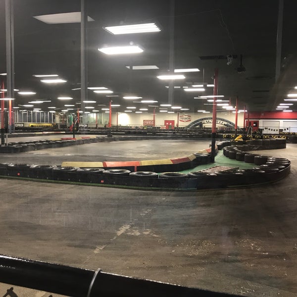 Das Foto wurde bei Track 21 Indoor Karting &amp; More von Melissa M. am 6/6/2018 aufgenommen