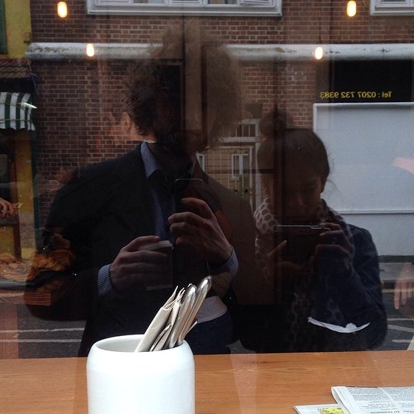 รูปภาพถ่ายที่ Peckham Refreshment Rooms โดย Boris 🌐 v. เมื่อ 4/5/2014