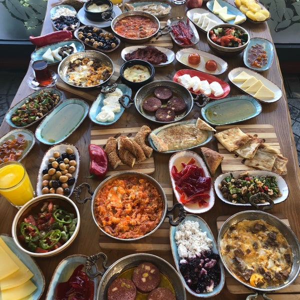 Türkiye’nin en iyi en iyi kahvaltısı ramazan Bingöl de tavsiye ediyorumRamazan Bingöl mahmutbey Şubesi