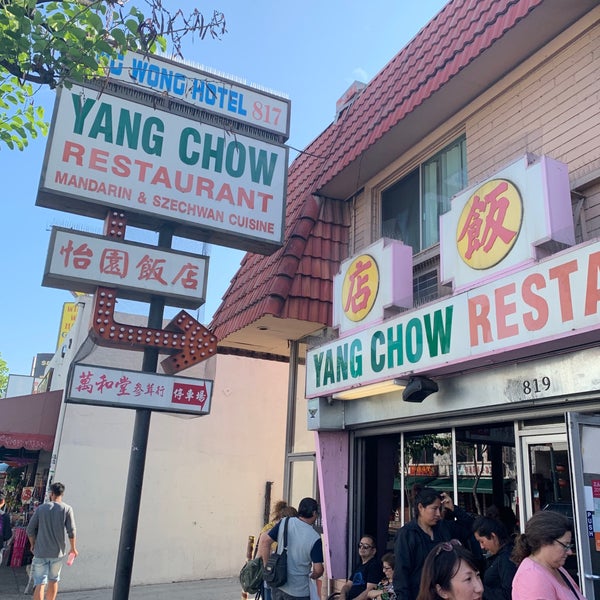 Photo taken at Yang Chow Restaurant by Ruben G. on 7/8/2019