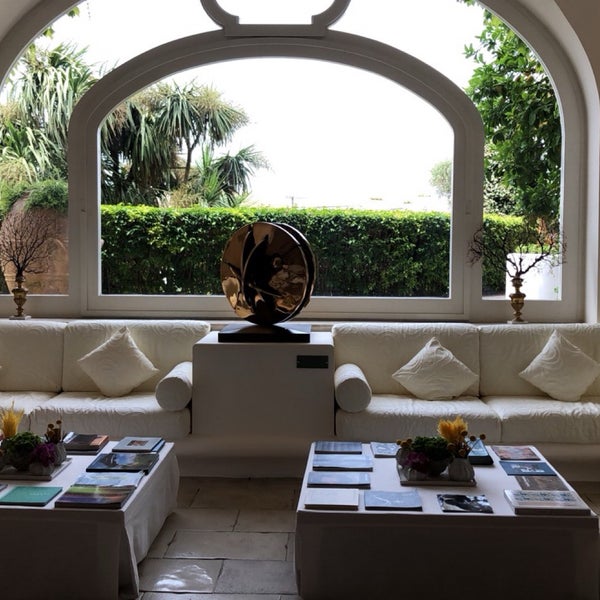 Foto diambil di Capri Palace Hotel &amp; Spa oleh Lam Z . pada 6/22/2019