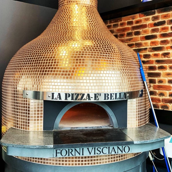 Photo prise au La Vita e Bella &amp; La Pizza è Bella Gourmet par La Vita e Bella &amp; La Pizza è Bella Gourmet le5/19/2019