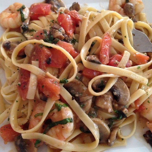 Shrimp, tomato, and mushroom pasta.