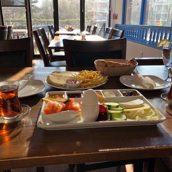 1/22/2019 tarihinde Pınarsu Y.ziyaretçi tarafından Marmaris Cafe'de çekilen fotoğraf