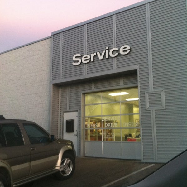 Boulder Nissan Car Dealership in Boulder