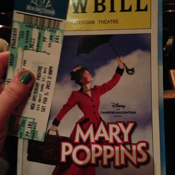 Снимок сделан в Disney&#39;s MARY POPPINS at the New Amsterdam Theatre пользователем Alexa M. 2/9/2013