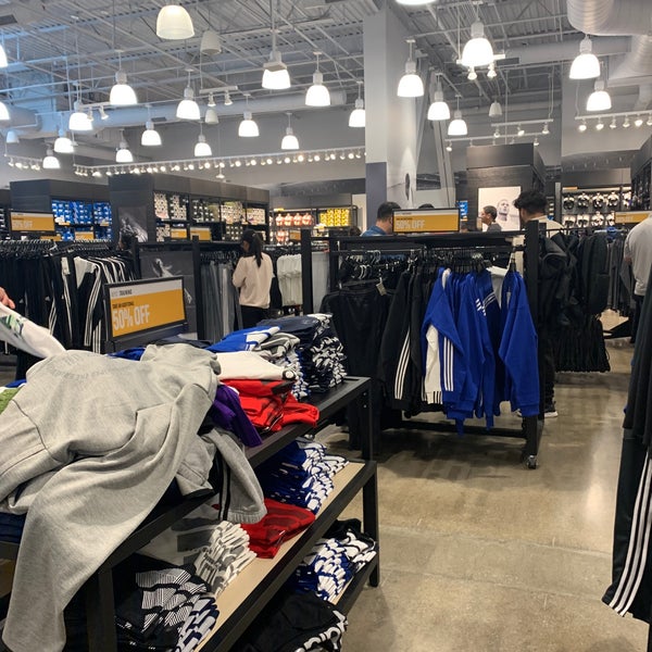 Adidas Outlet - Ontario, CA