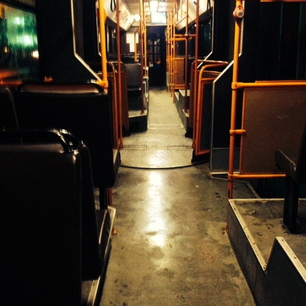 метро партизанское автобусы. метро партизанское автобусы. остановка метро партизанская. автобус от метро партизанская. метро автобус.