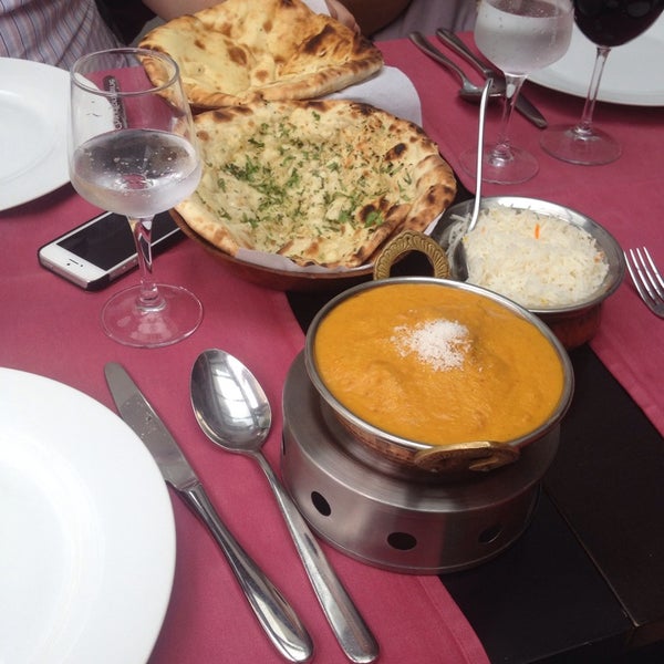 Photo taken at L&#39;Everest Nepalese &amp; Indian Cuisine by Xavier D. on 7/26/2014