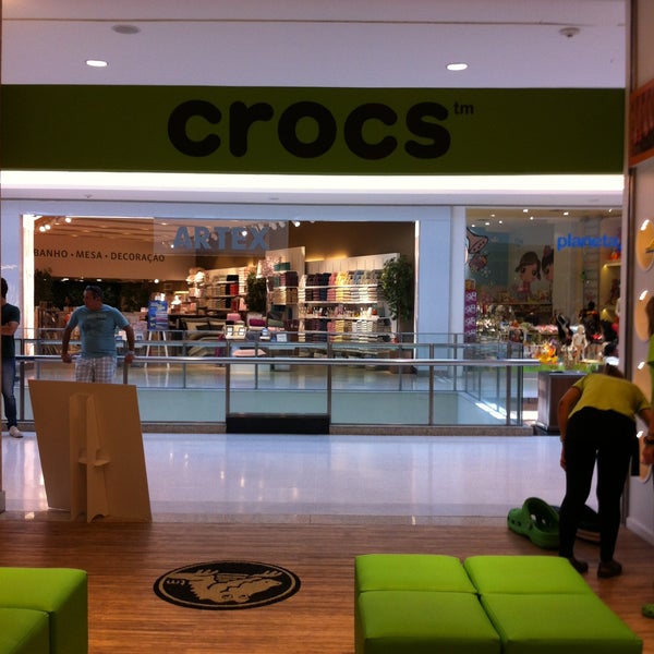crocs shopping paralela