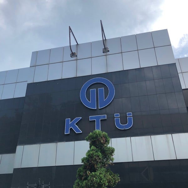 รูปภาพถ่ายที่ KTÜ Sahil Tesisleri โดย Haley 🌟 A. เมื่อ 7/18/2019
