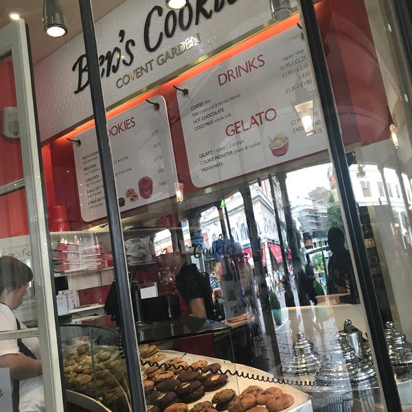 Photo taken at Ben&#39;s Cookies by hity on 6/24/2019