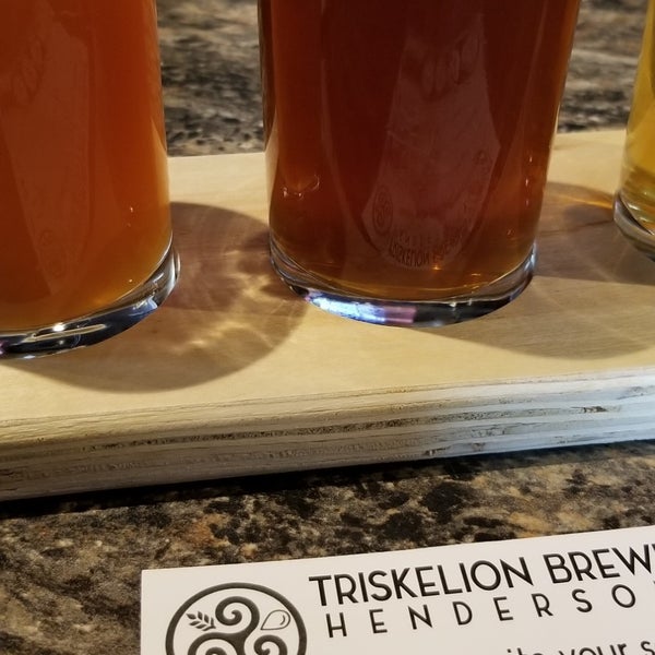 Das Foto wurde bei Triskelion Brewing Company von Donna L. am 5/18/2019 aufgenommen