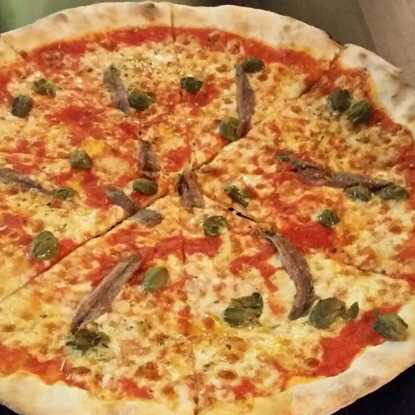 2/10/2015 tarihinde Ardiana G.ziyaretçi tarafından Pizza Peppino'de çekilen fotoğraf