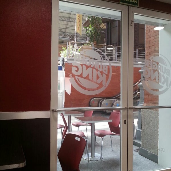 รูปภาพถ่ายที่ Burger King โดย Juan Carlos S. เมื่อ 5/14/2013