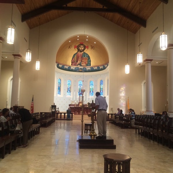 Foto tirada no(a) St. Louis King of France Catholic Church por Ardianty N. em 8/2/2014