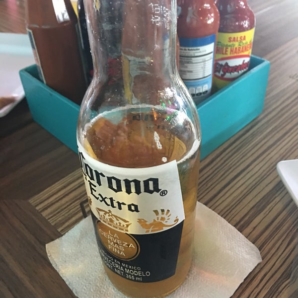 Foto diambil di El Cachanilla Tacos &amp; Beer oleh Patto K. pada 6/9/2018