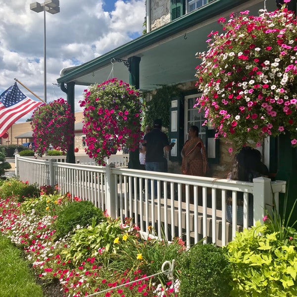 Photo taken at The Amish Farm and House by Amruta C. on 8/10/2019