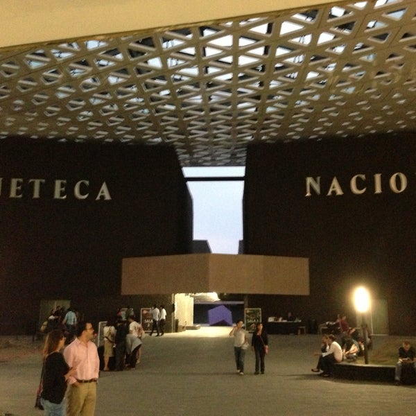 รูปภาพถ่ายที่ Cineteca Nacional โดย Led F. เมื่อ 5/4/2013