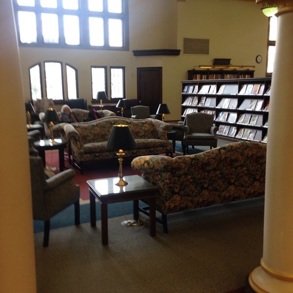 5/19/2014にMary EllenがBaldwin Public Libraryで撮った写真
