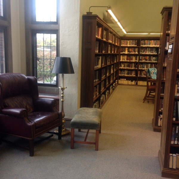 10/13/2014にMary EllenがBaldwin Public Libraryで撮った写真