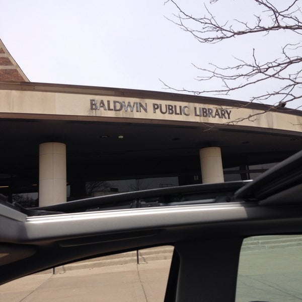 4/12/2014にMary EllenがBaldwin Public Libraryで撮った写真