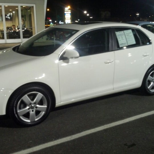 Crowley Volkswagen Car Dealership in Plainville